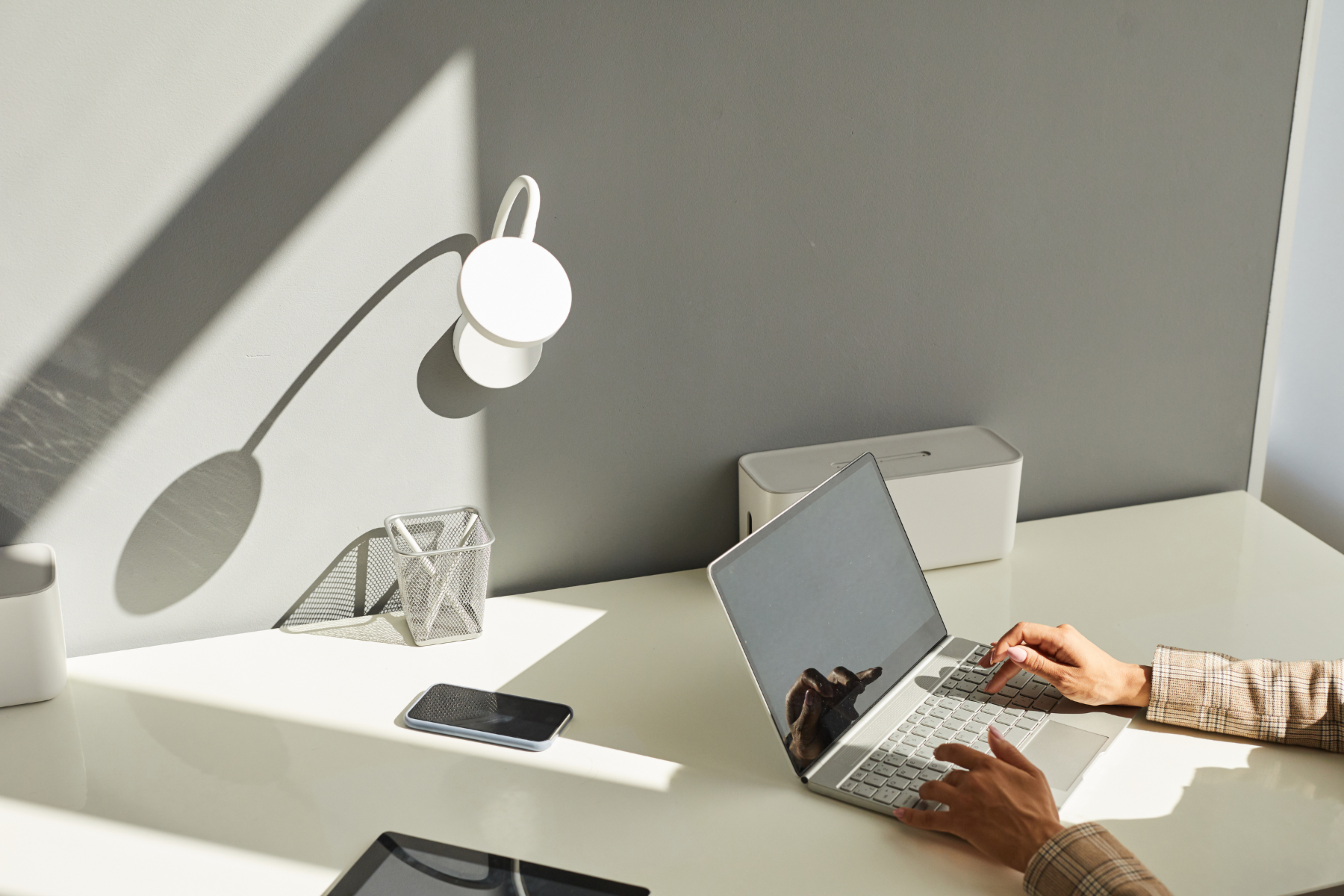 View of Living with Less—The Art of Minimalism and Home Decluttering - Daily Readr