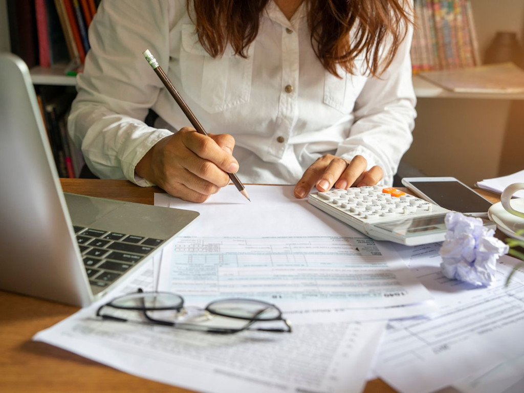 How to Build an Emergency Fund: Tips and Tricks for the Unexpected