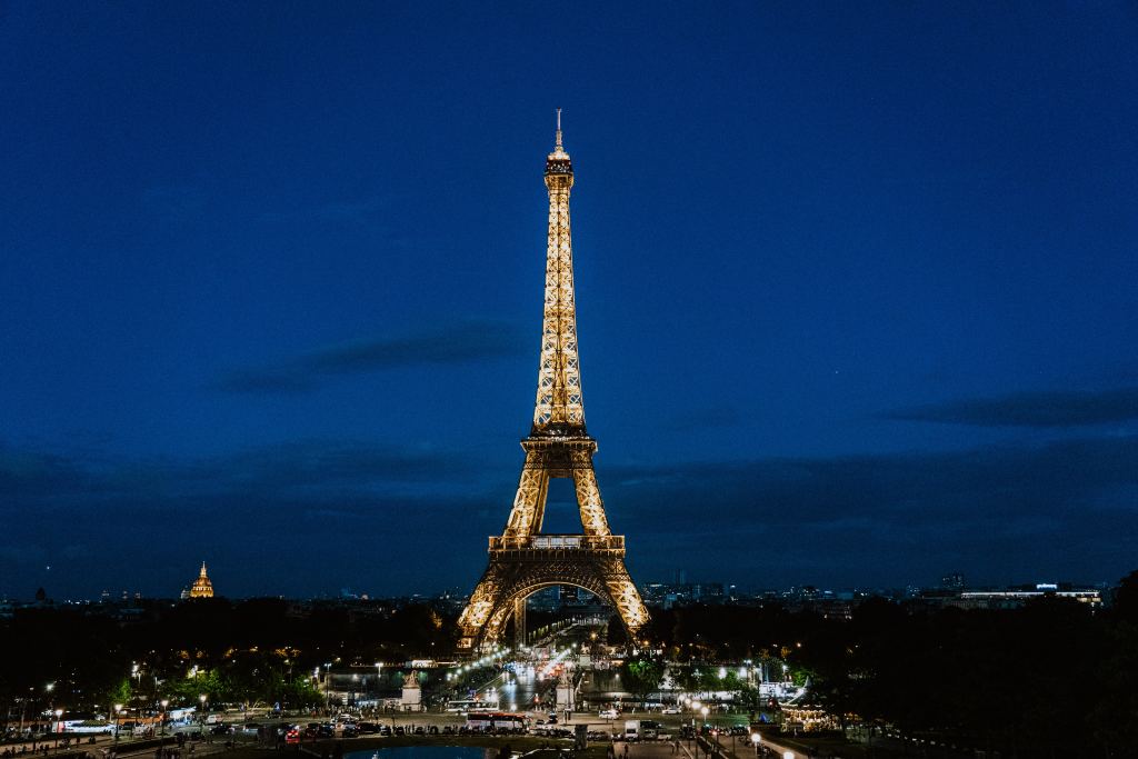 Parisian Charm: 12 Unique Ways to Experience the Eiffel Tower