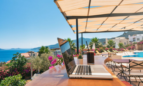 Creating Your Ideal Outdoor Office: Embracing Work-From-Anywhere
