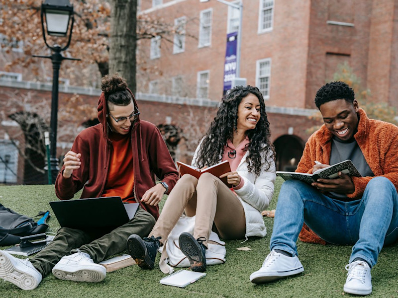 Navigating the Path to Graduate School: An In-Depth Strategy - The Know How