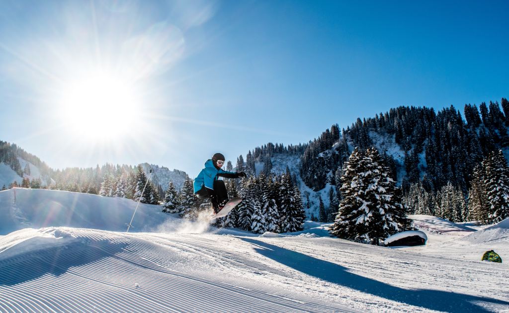 The Best Snowboarding Destinations Worth Visiting
