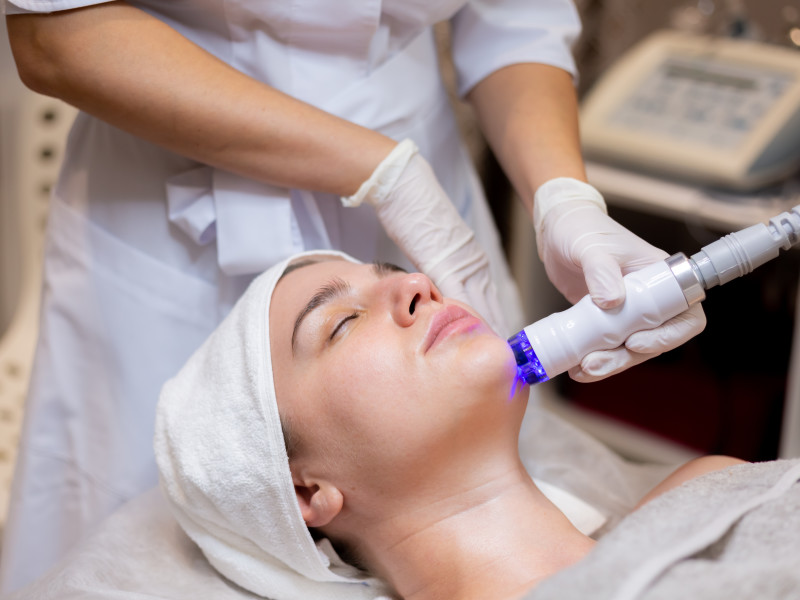 Get a Youthful Look With These Skin Tightening Treatments