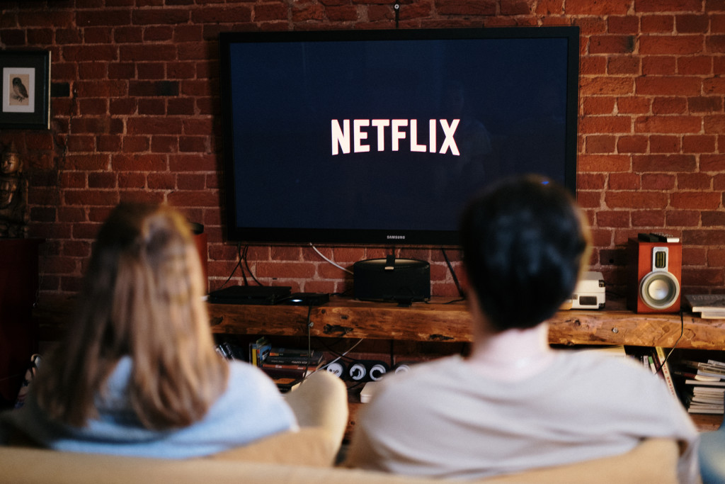 Cable or Streaming: Which is Lighter on Your Wallet in 2024?