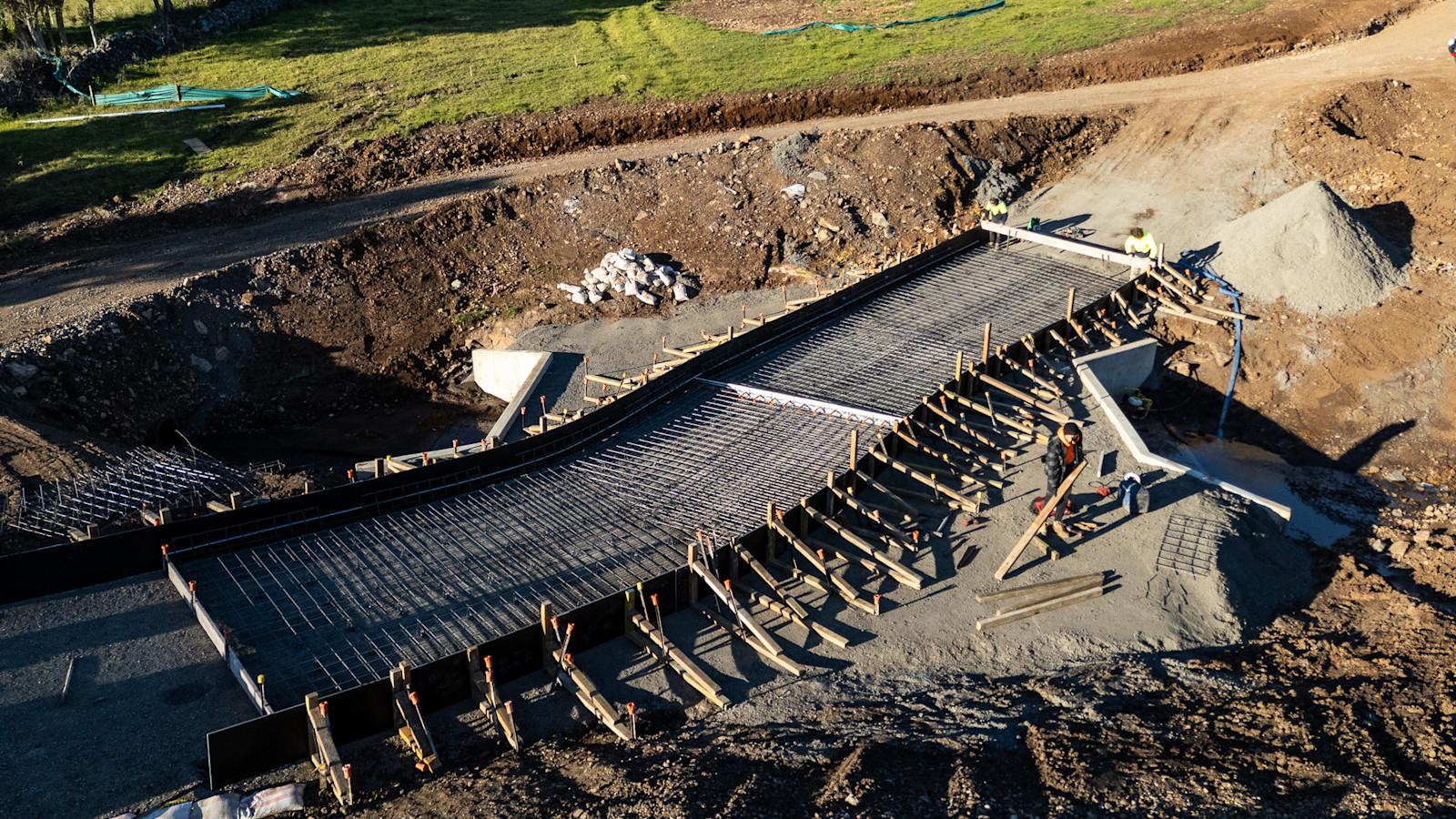 Bridge finally taking shape — image 6