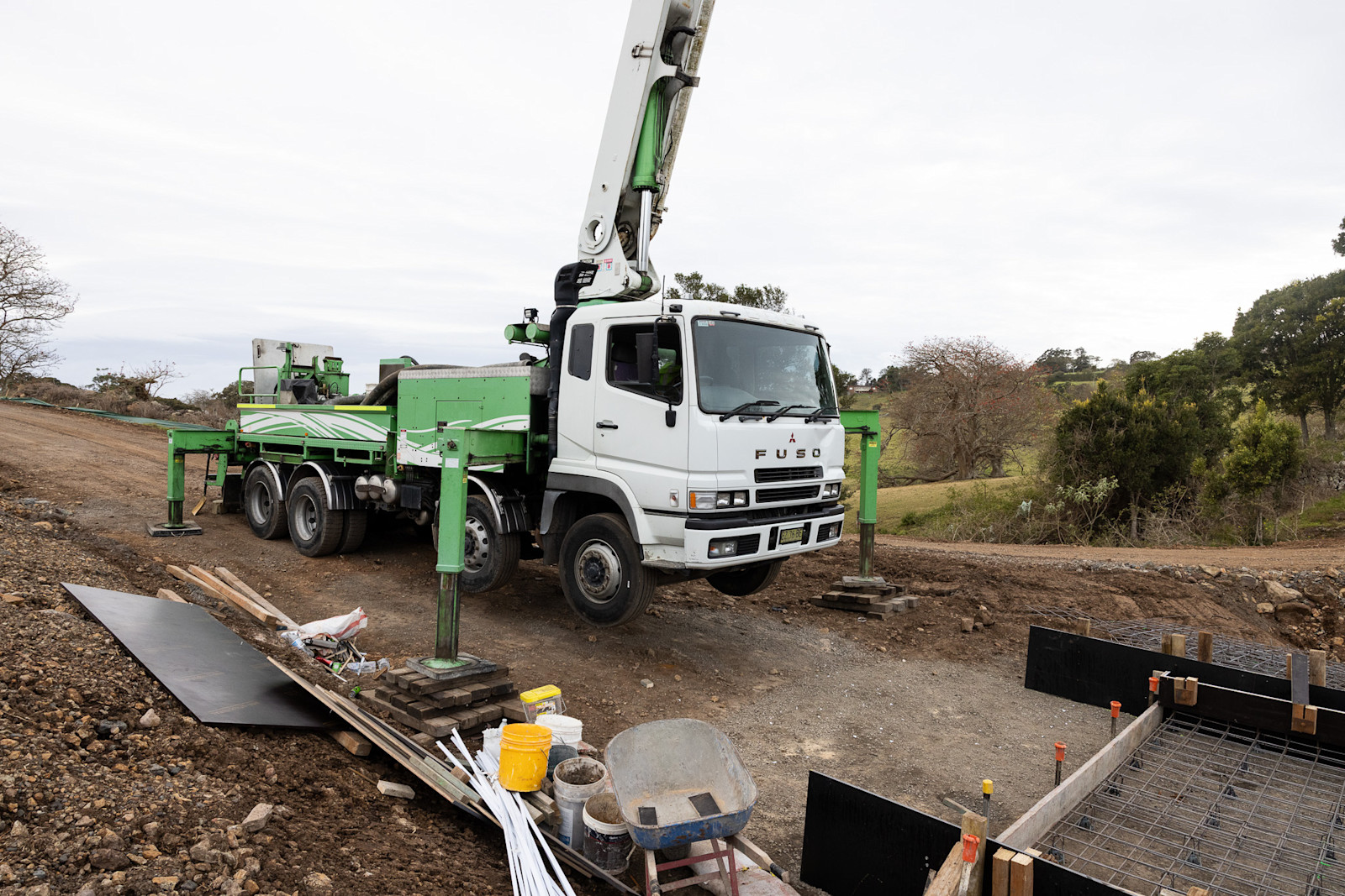 Bridge Pour in Action — image 6
