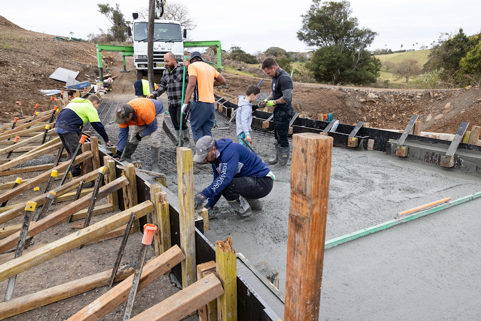 Bridge Pour in Action — image 5