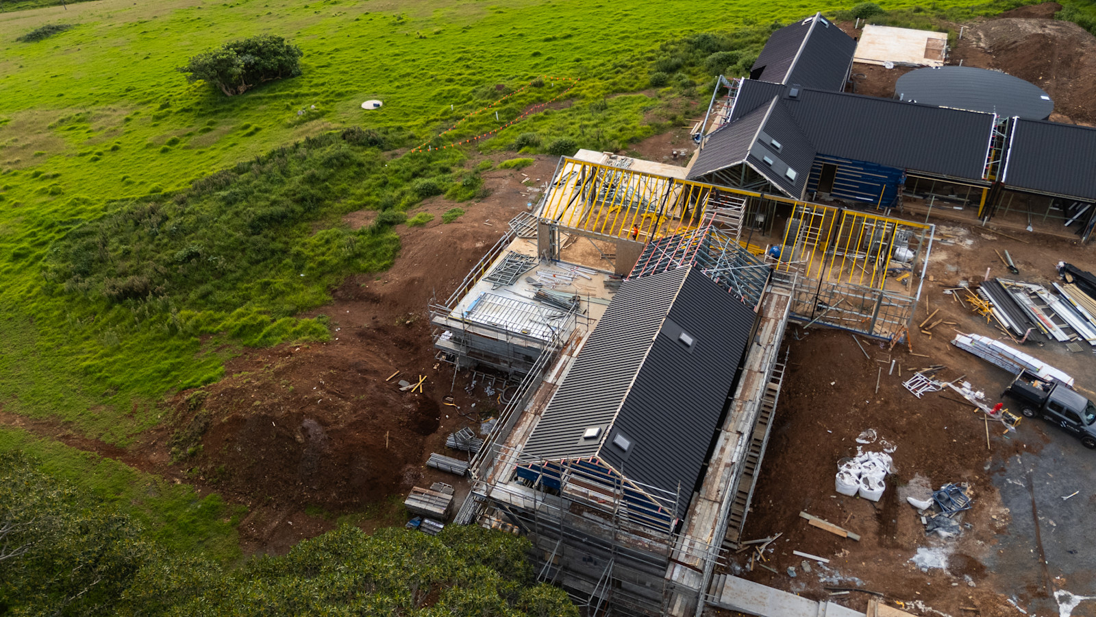 Primary Dwelling: Steel Frames Locked In — image 3