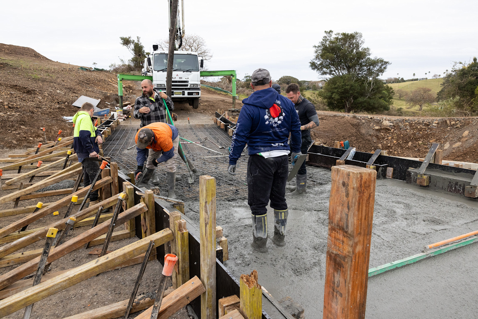Bridge Pour in Action — image 4
