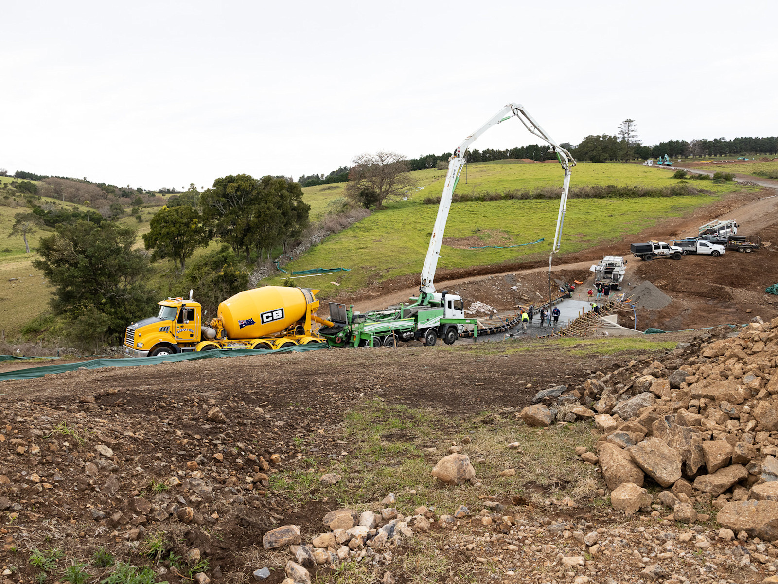 Bridge Pour in Action — image 1