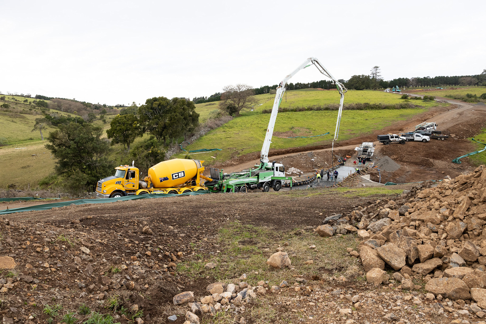 Bridge Pour in Action — image 1