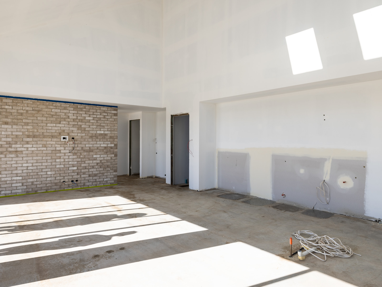 Secondary Dwelling: Paint Begins & Concrete Polished — image 3