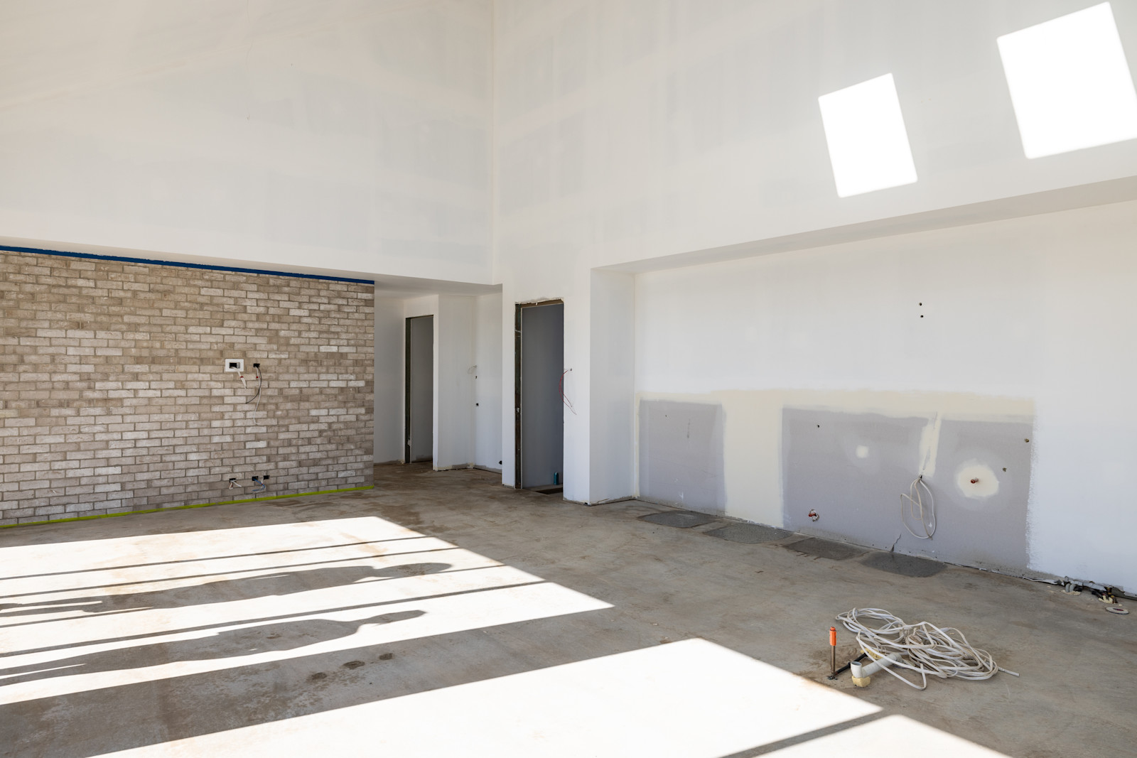 Secondary Dwelling: Paint Begins & Concrete Polished — image 3