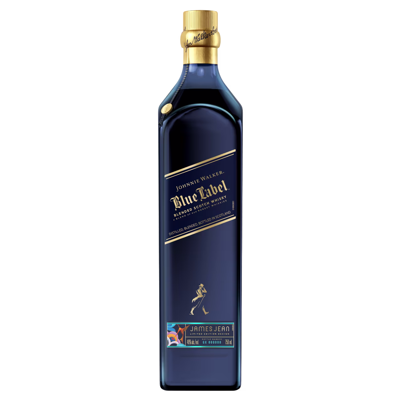 Une grosse bouteille bleu foncé de whisky écossais mélangé Johnnie Walker Blue Label, avec un bouchon et une étiquette dorés. La bouteille arbore une étiquette diagonale, un logo doré représentant un homme qui marche et un motif coloré près de la base.