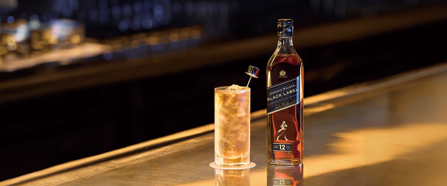 Black label in glass with ice