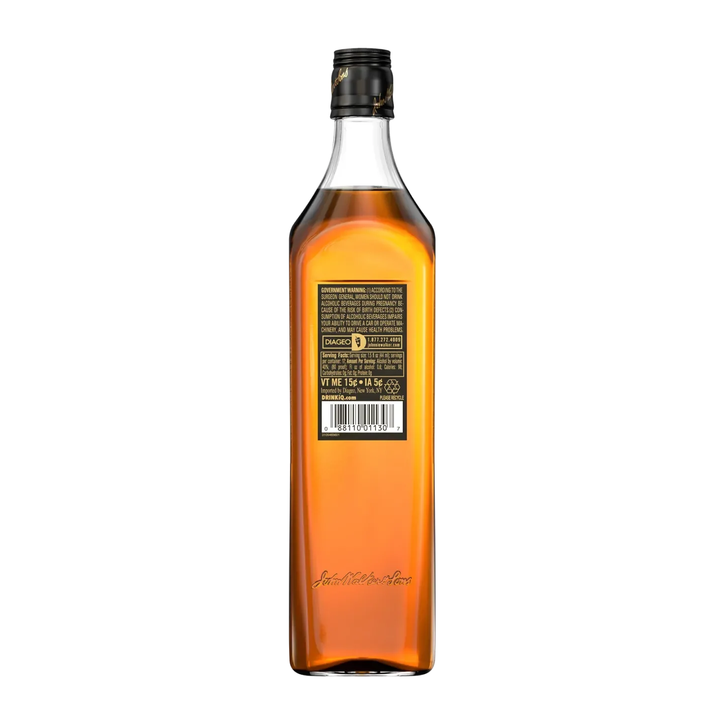 Una Black Label botella de whisky de color ámbar con una etiqueta negra y dorada con texto y un código de barras en la parte posterior. La botella tiene un diseño elegante y una tapa negra.