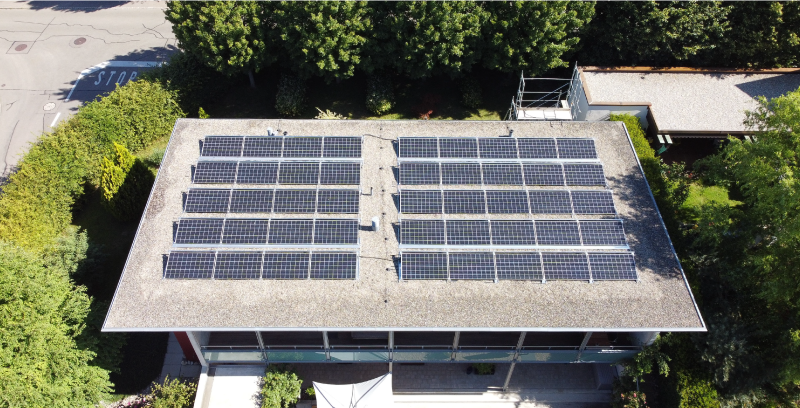 Bild von der neuen Photovoltaik-Anlage der Familie Wülfert