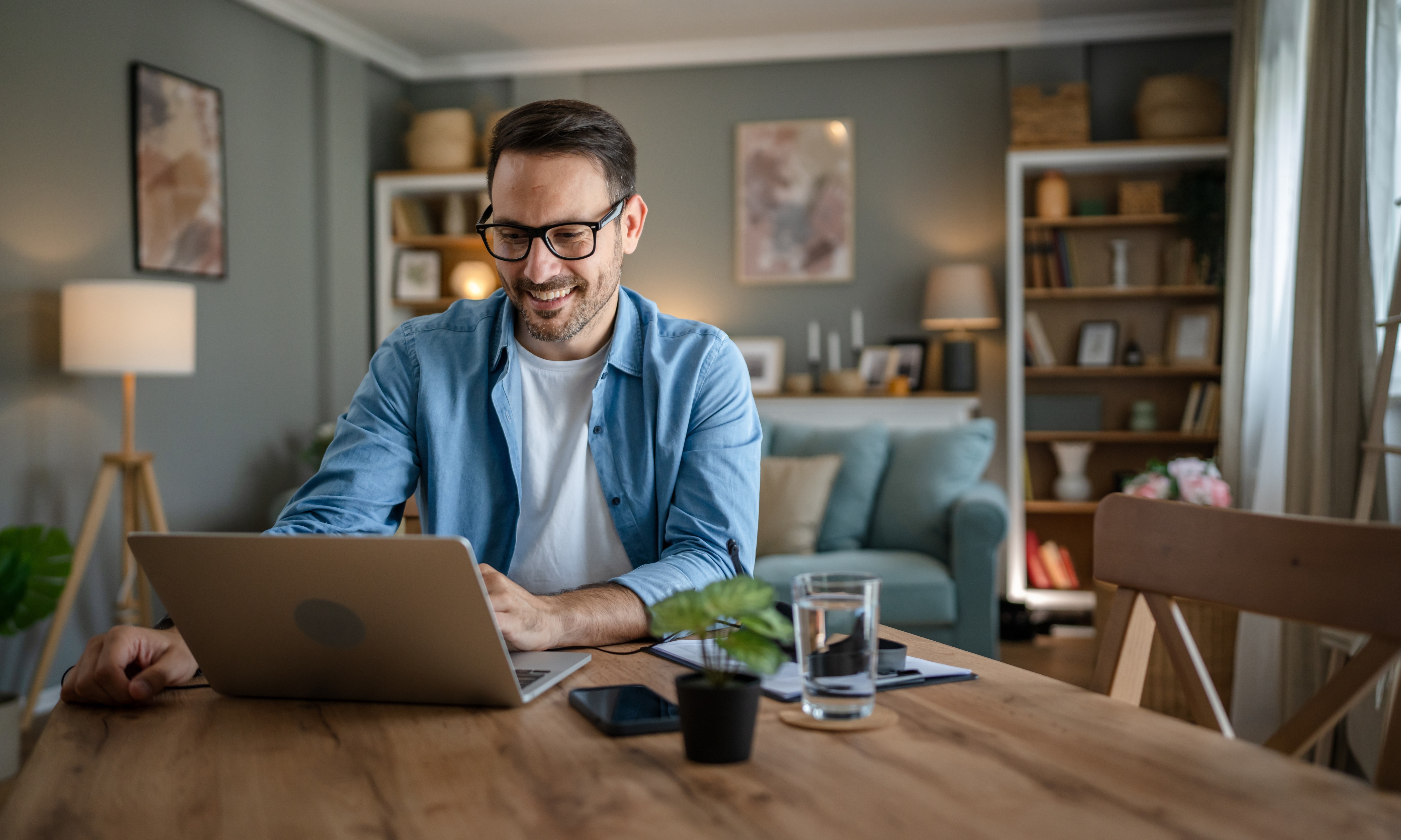 Selling Digital Products Profitably: A Modern Approach to Practical Financial Common Sense 