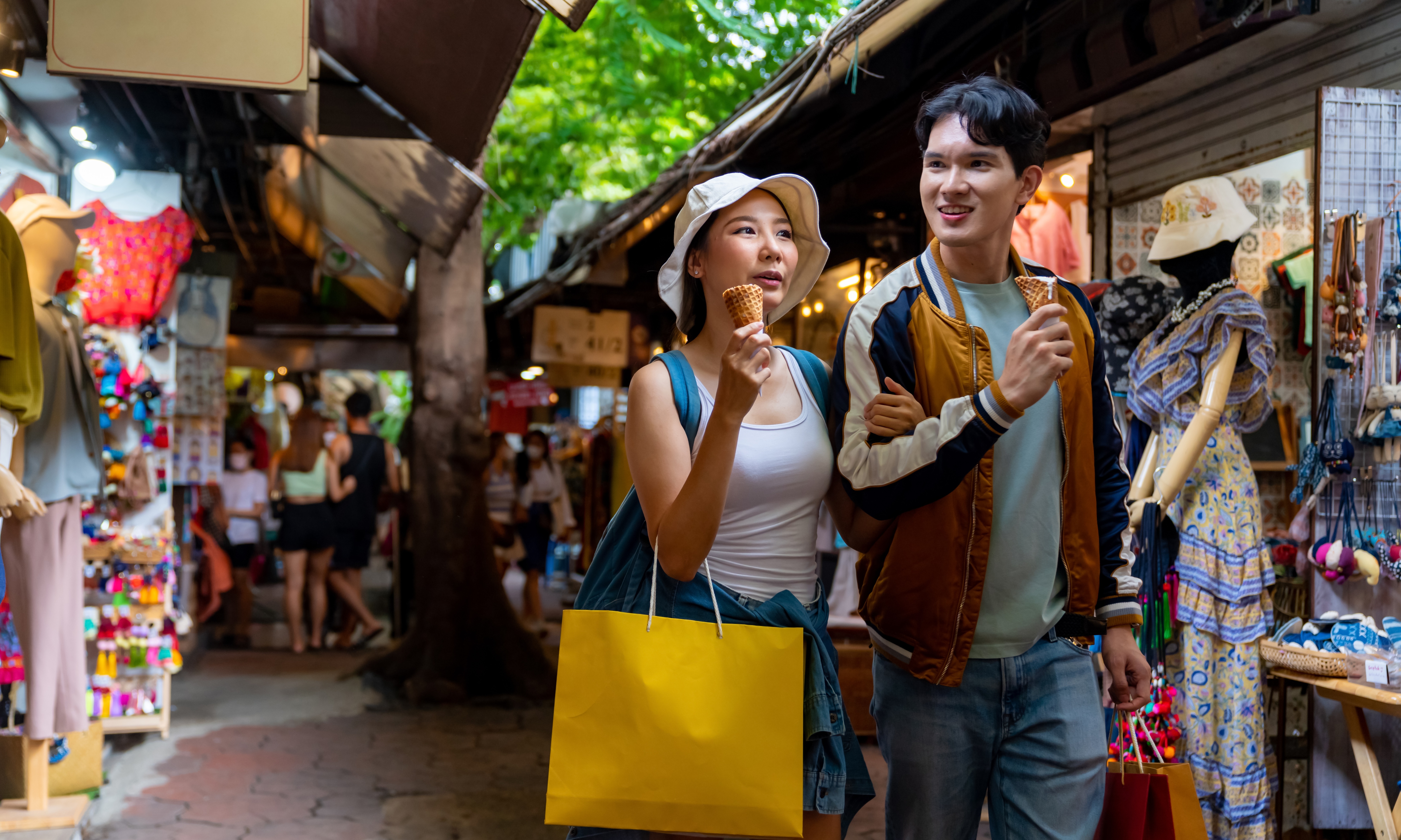 How Visiting Markets Strengthens Your Financial Skills