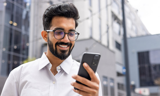 Use a Paycheque Advance When Borrowing Money