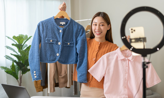 Sell Old Clothes and Furniture