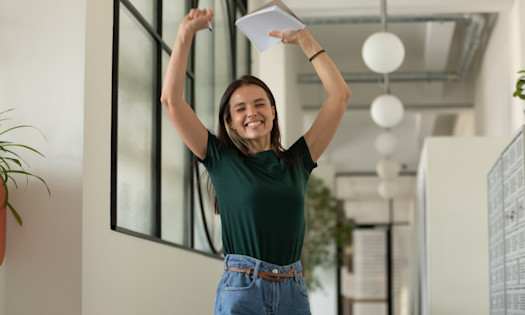 Unlocking Wealth: 4 Financial Insights Revealed Through Your Body Language