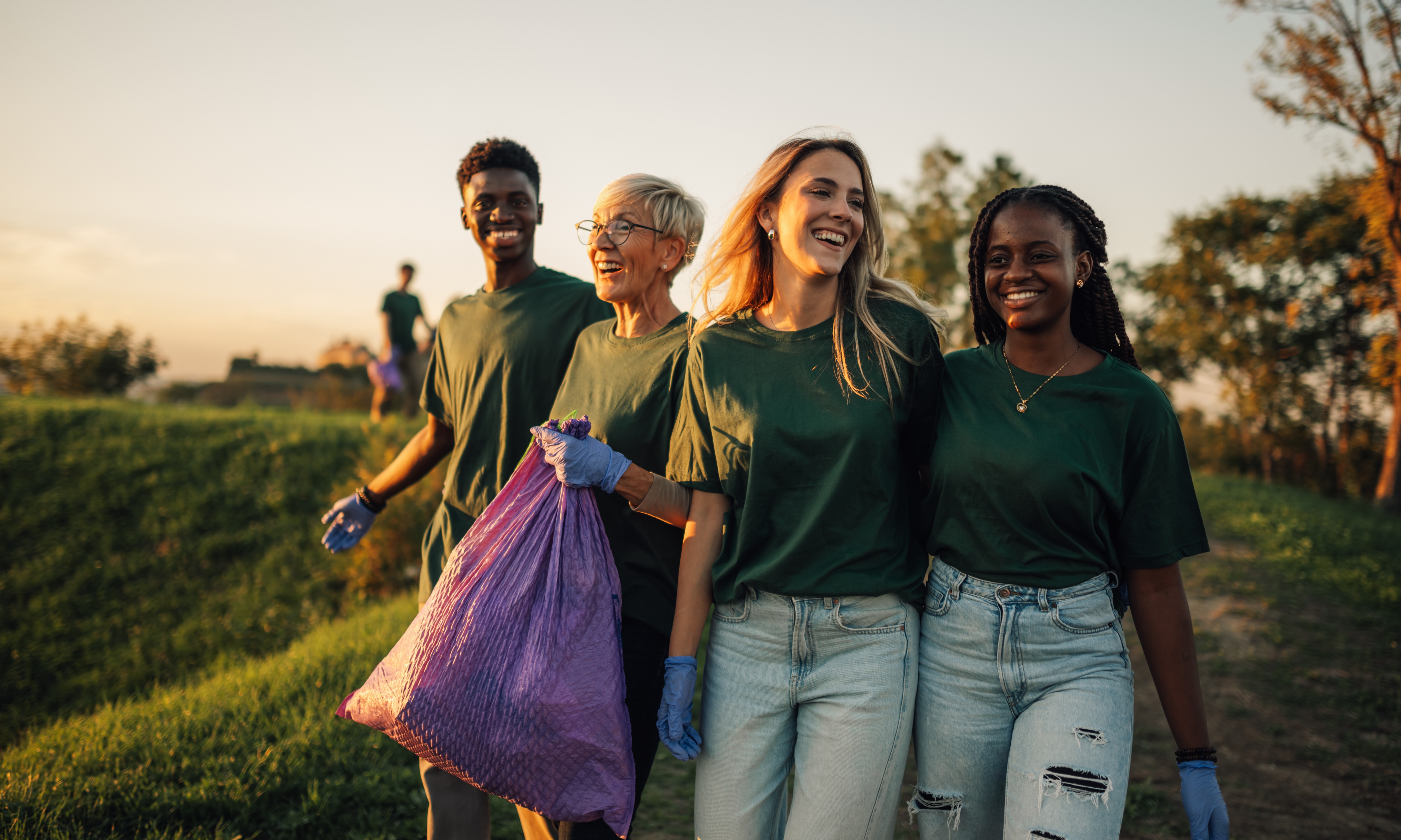 4 Financial Lessons Volunteering Quietly Teaches You