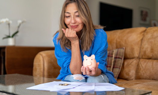 Budget and Track Smartly