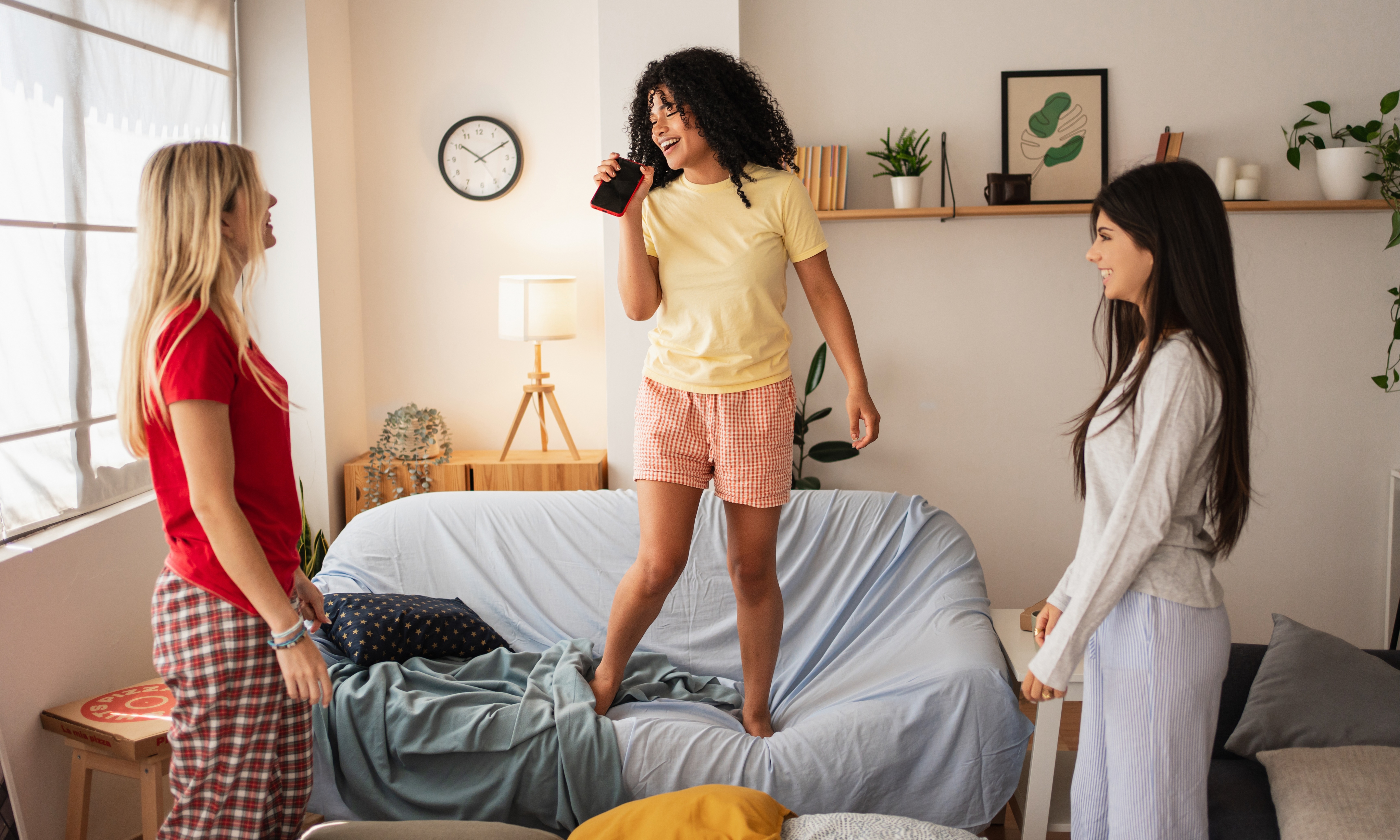 What Living With Flatmates Teaches You About Everyday Money Management