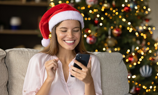 Access Your Pay Early If You Are Having Trouble with Christmas Gifts