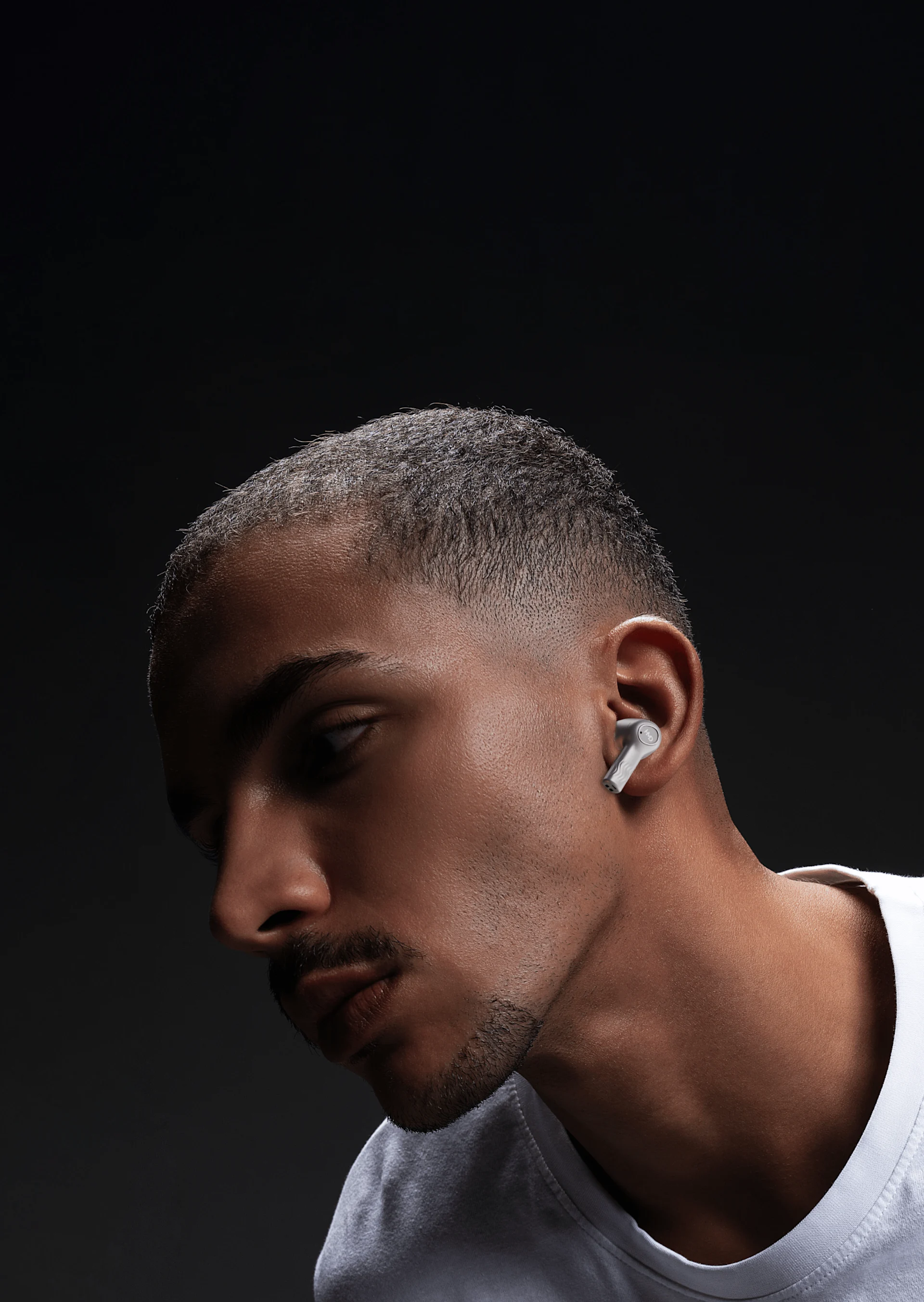 Wireless earbuds with Integrated Voice Assistant