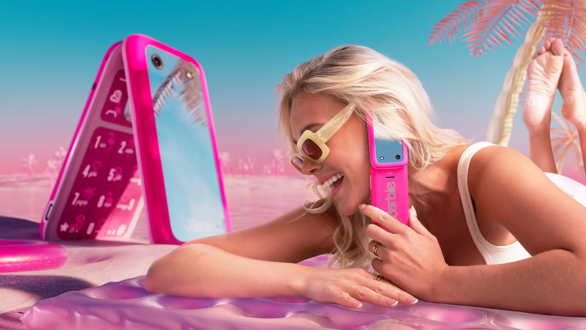 Making a call on the HMD Barbie Phone