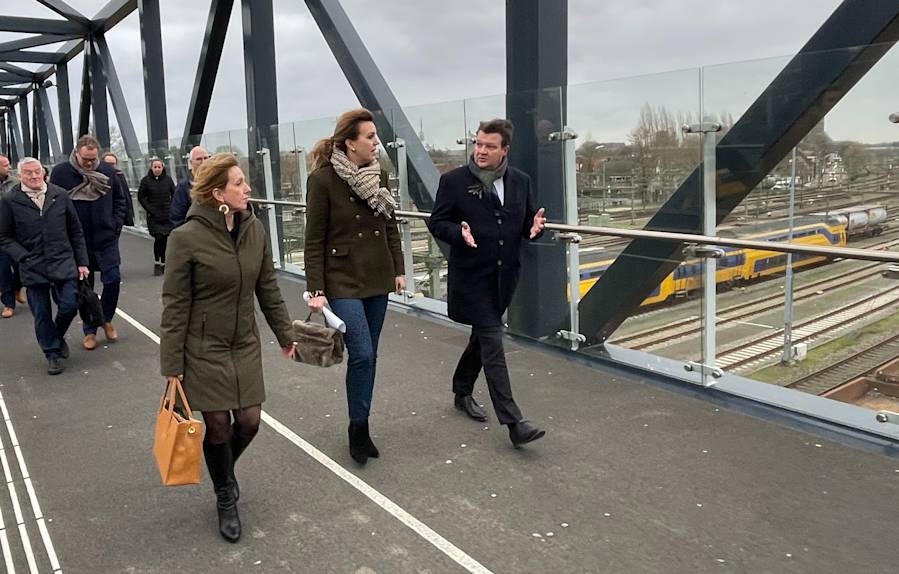 West-Brabantse gemeenten, provincie en bewoners spreken staatssecretaris over veiligheid rondom goederenvervoer per spoor