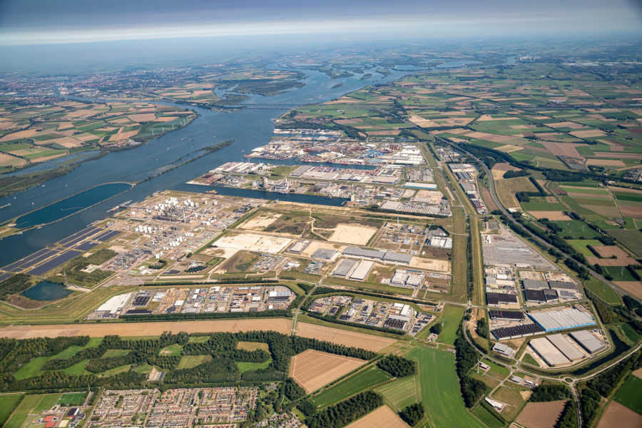 Gemeente Moerdijk en havenbedrijf: ‘Samen kunnen we meer voor de regio betekenen’ 