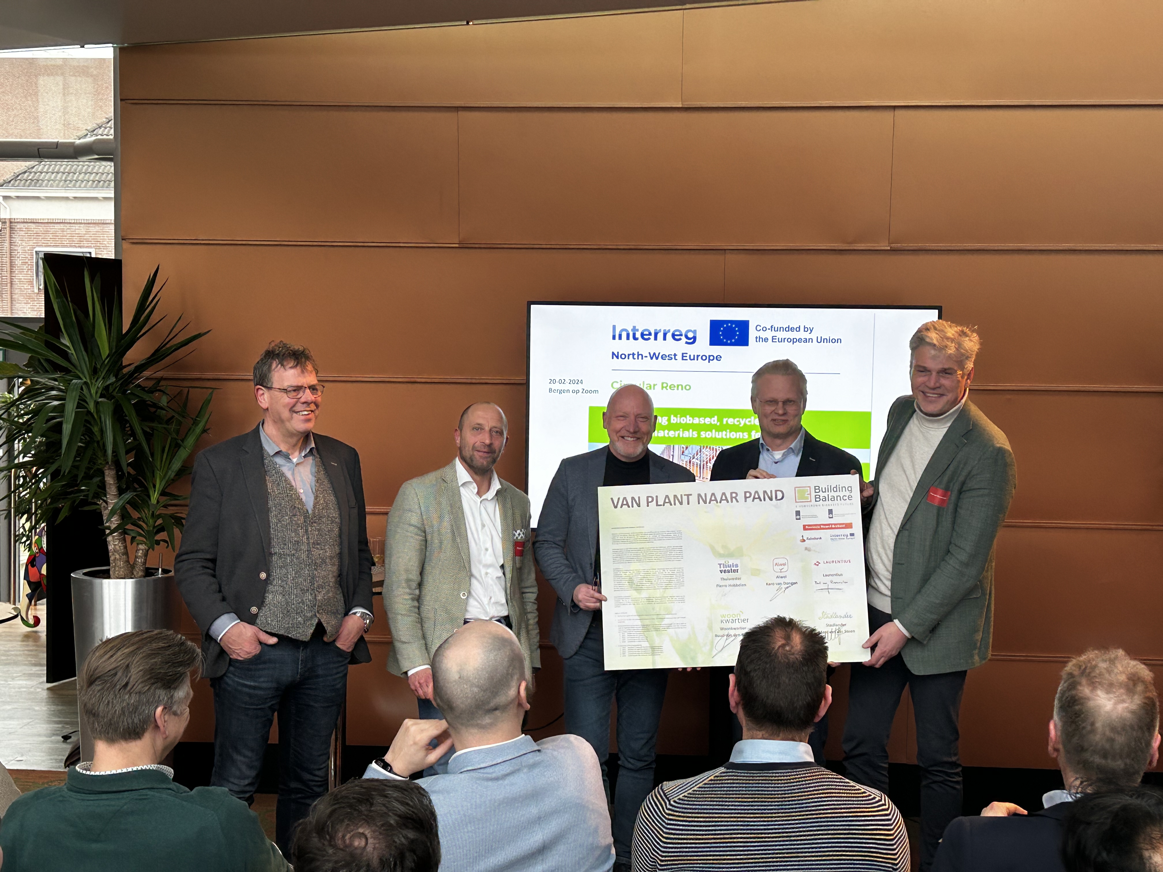 West-Brabantse woningcorporaties maken werk van biobased isoleren: 'Boost voor nieuwe economie'