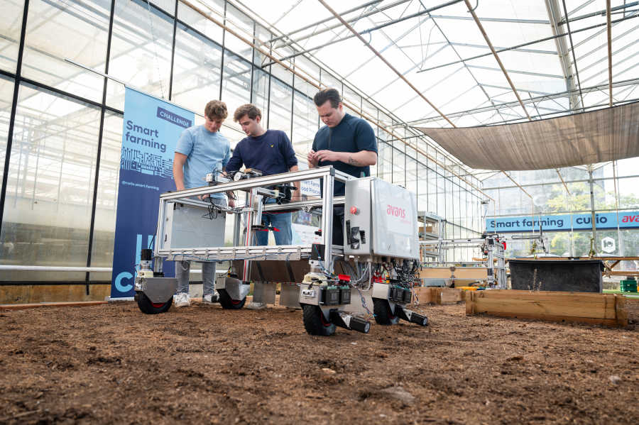 Robots die helpen op de akker of in de voedselfabriek? Onderzoek O&O-fonds brengt mogelijkheden beter in beeld