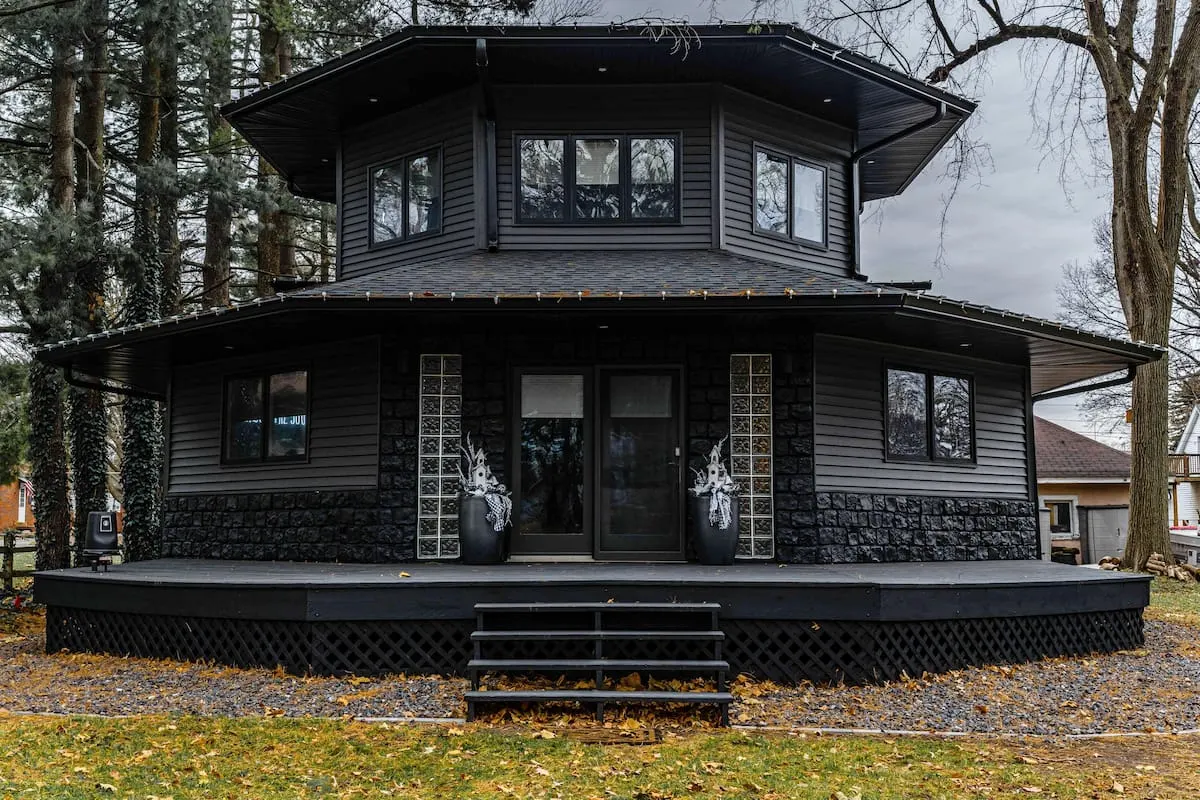black octagon house