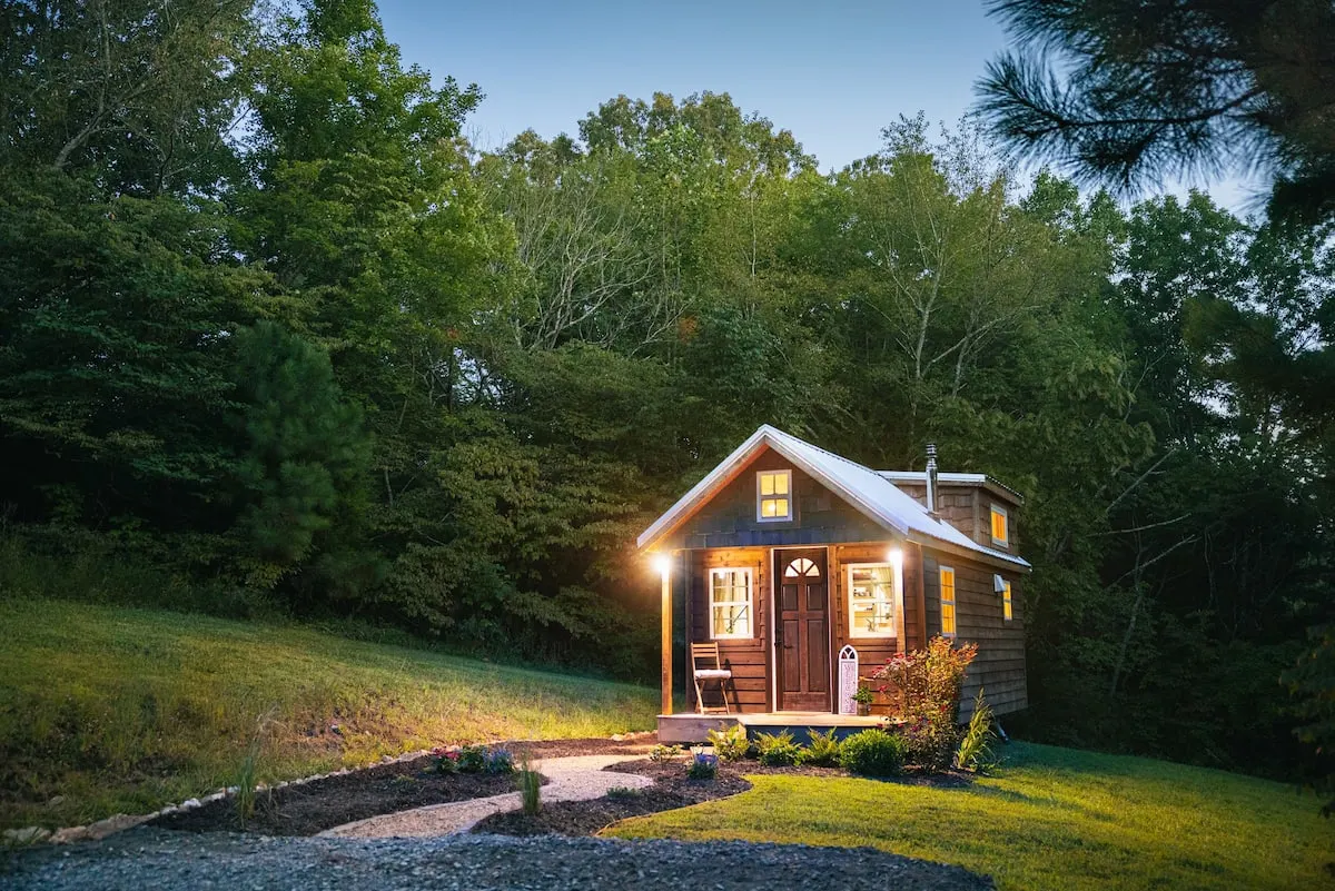 cozy tiny house in Tennessee