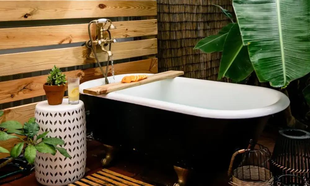 bathtub in miami airbnb