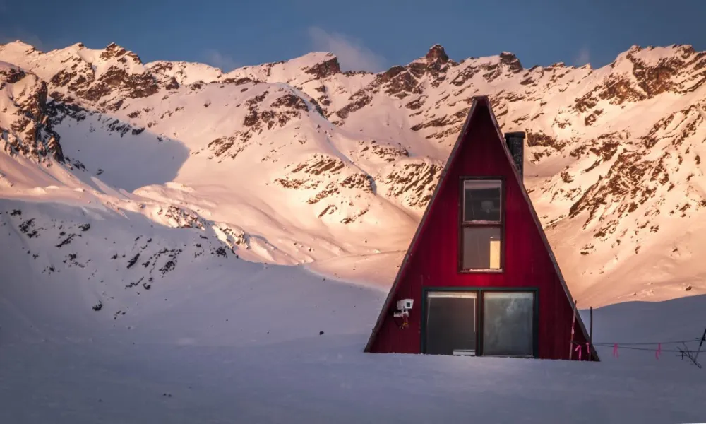 The Coolest Pet-Friendly Airbnbs in Alaska