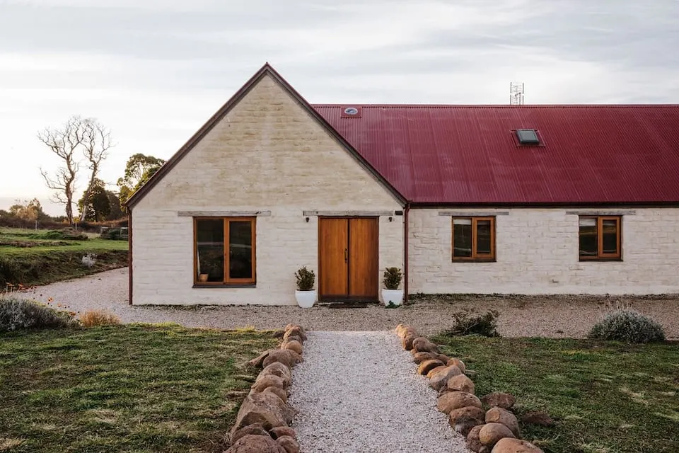 Australian farmhouse airbnb