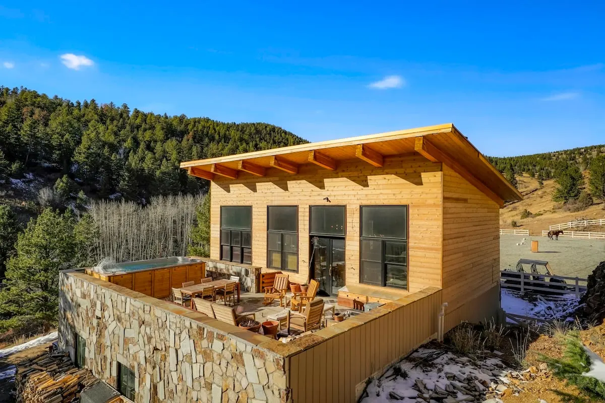 luxy airbnb cabin in colorado