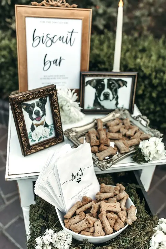 biscuit bar for dogs in wedding