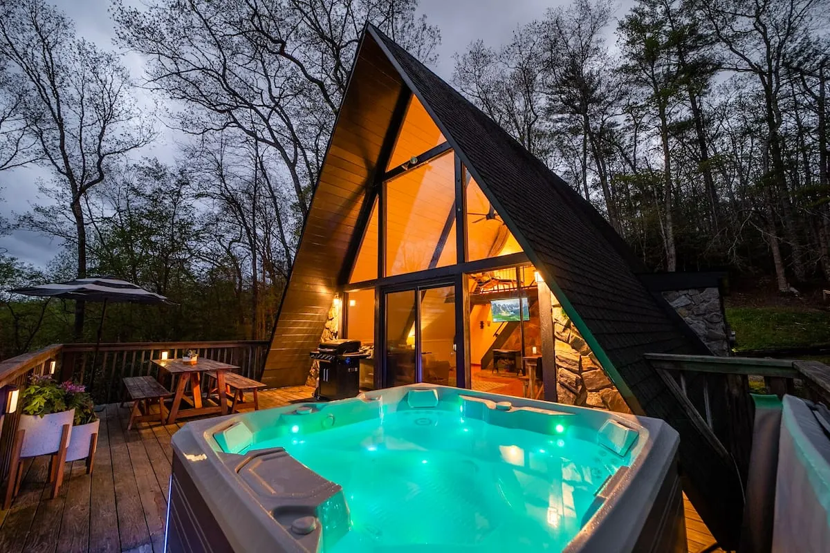 fancy a-frame home in North Carolina with hot tub