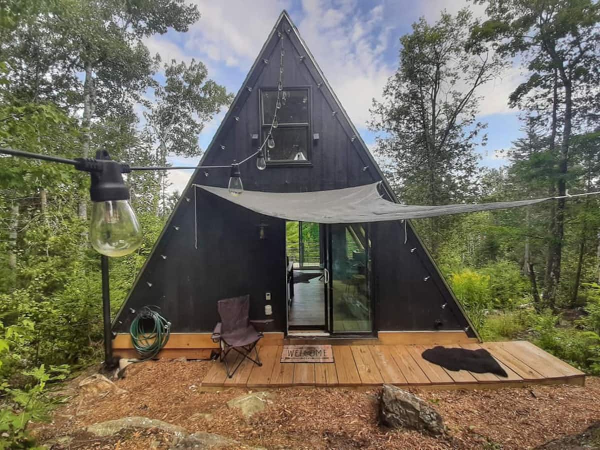 a-frame cabin in Maine