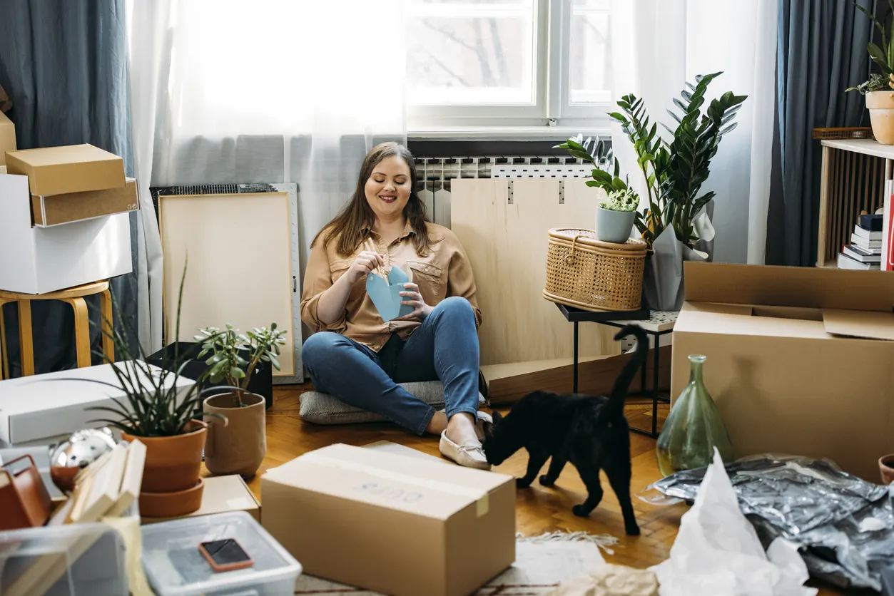 woman moving in with cat