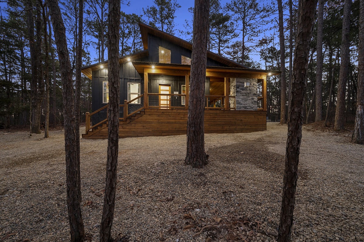 new luxury cabin in woods of oklahoma
