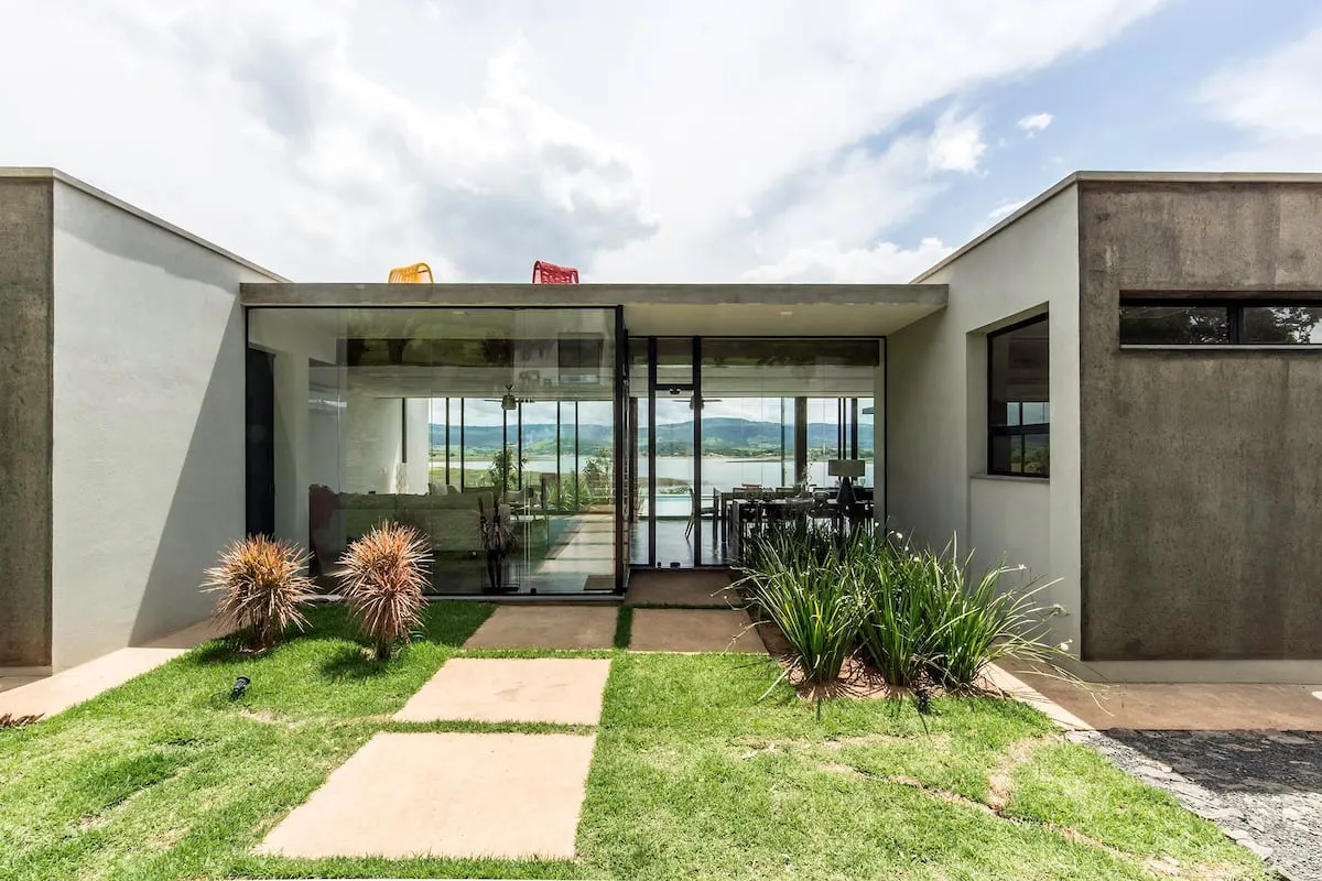 glass home in brazil