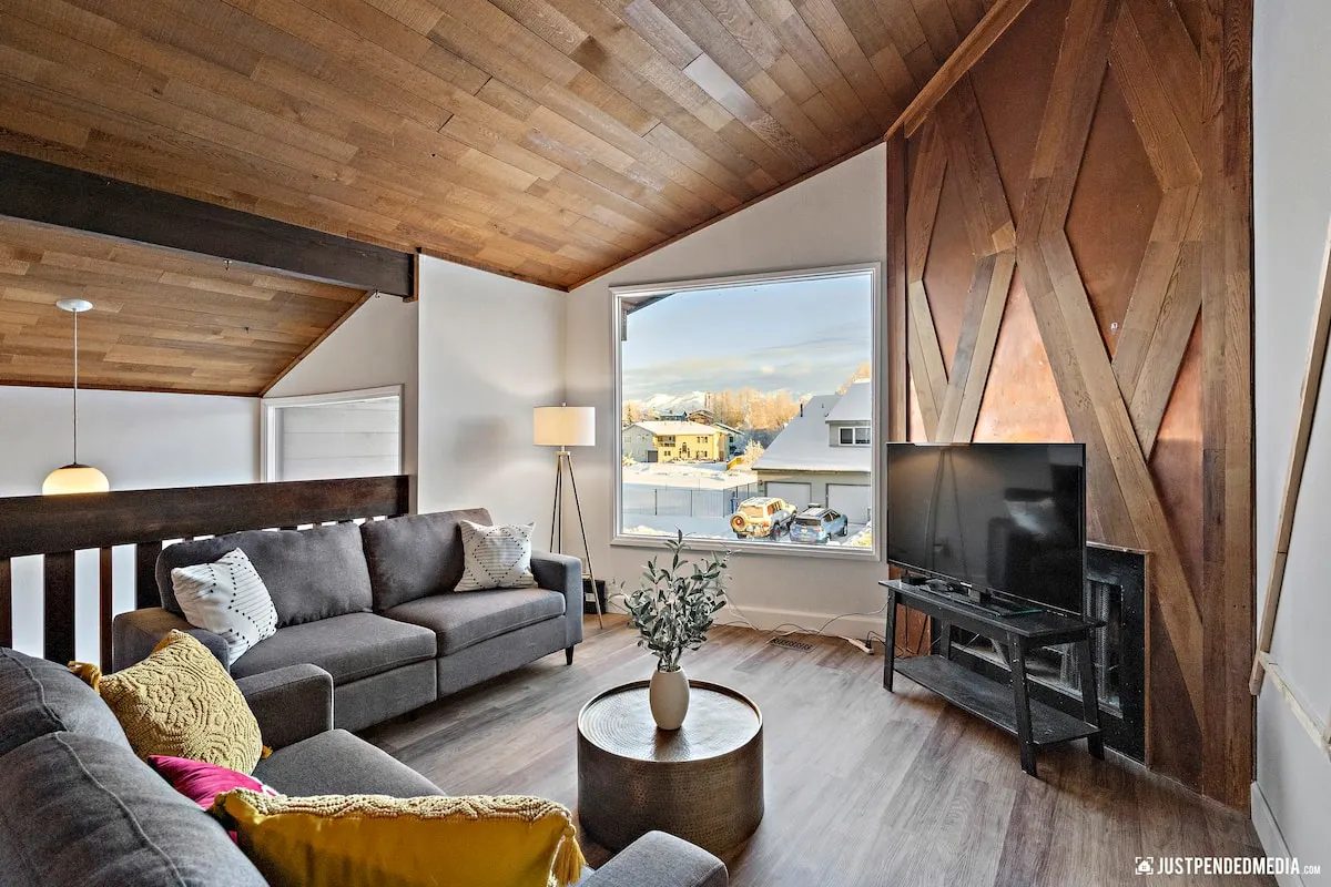 Room interior airbnb in Alaska