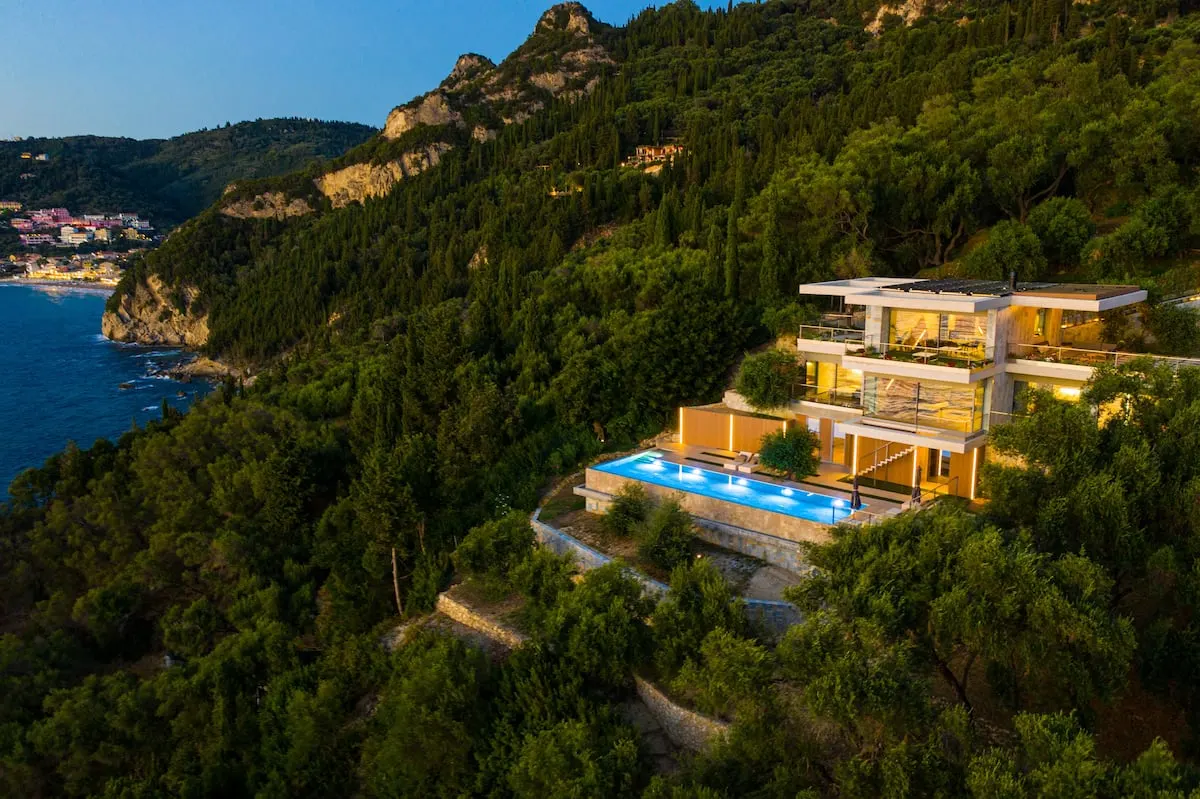 Greek airbnb overlooking ocean